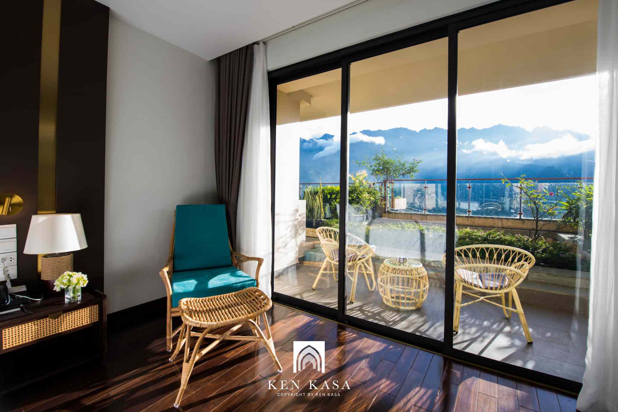 Thiết kế khung cửa sổ cao kịch trần tại KK Sapa Hotel